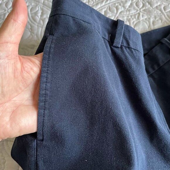 DKNY Women's Dark Blue Skinny Elastic Pants  zipper at the Bottom  size 6 - Picture 6 of 13